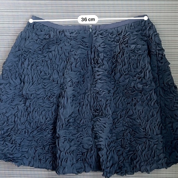 *NWT* Club Monaco ruffled skirt (size 8) - Picture 6 of 7